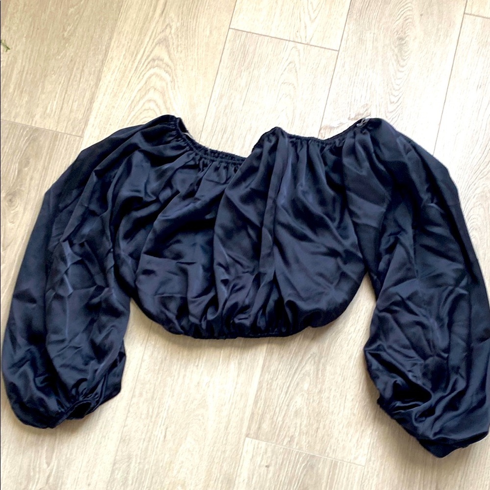 Elegant Black Off-Shoulder Women's crop top